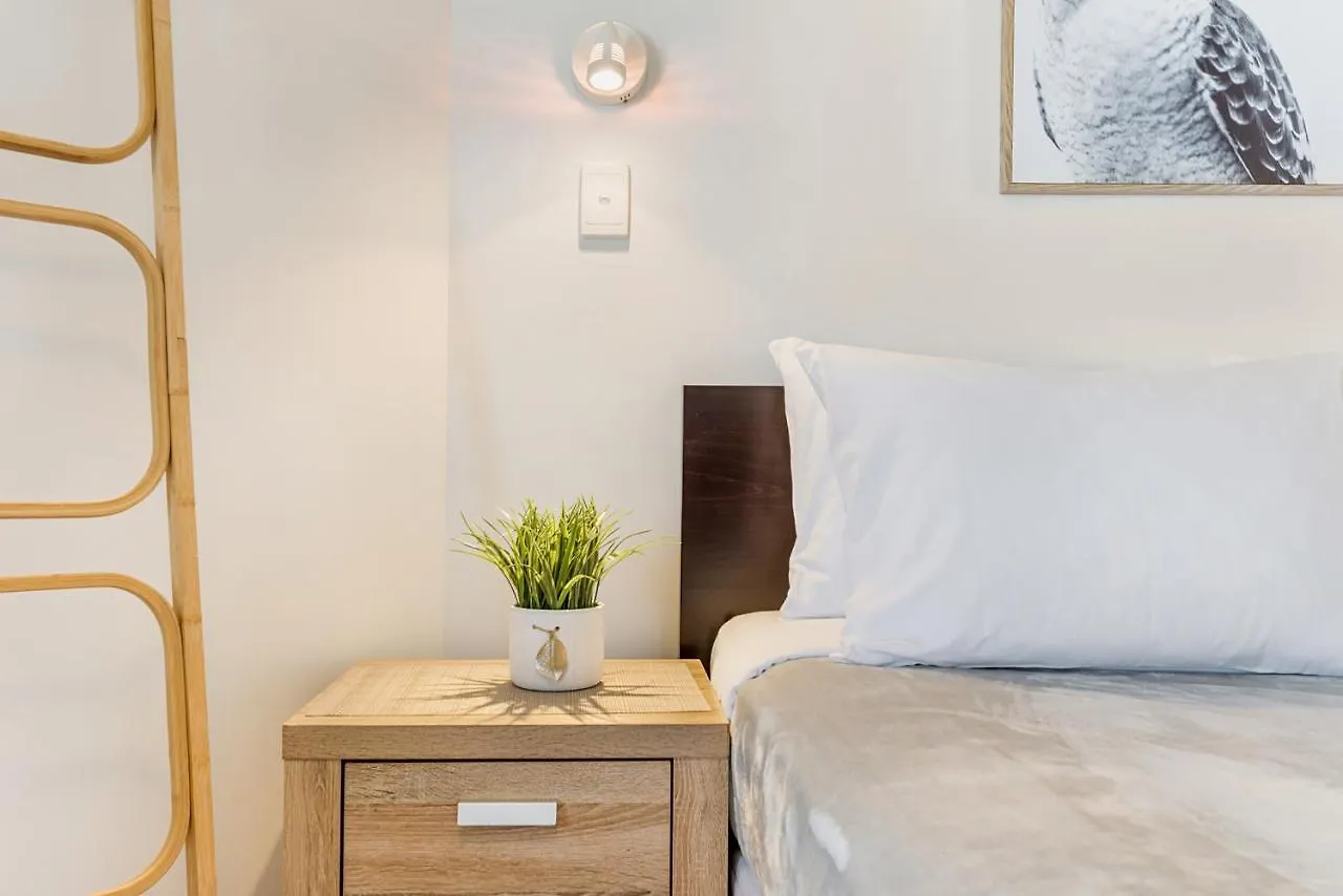 Coolum Beachside Studio Hotel apartamentowy Coolum Beach